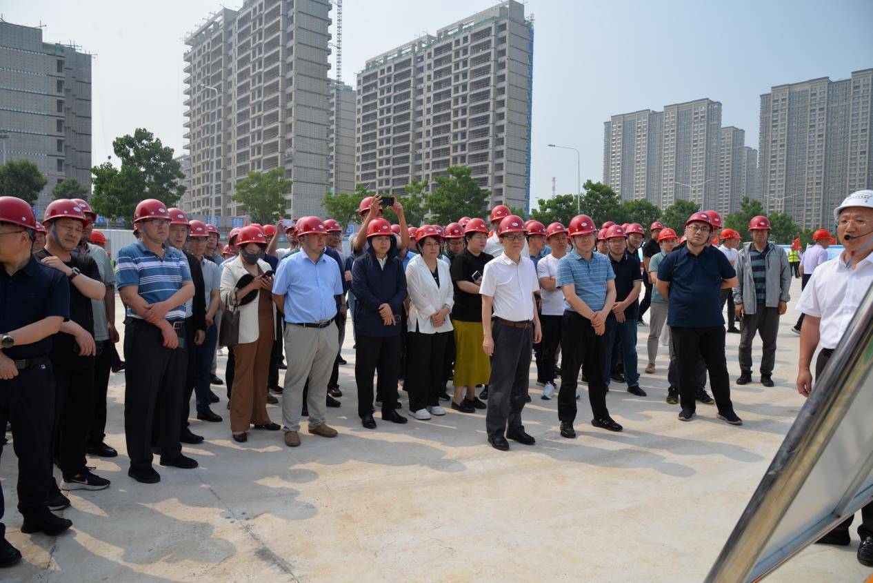 住房城乡建设部在济南市召开保障性住房建设,城中村