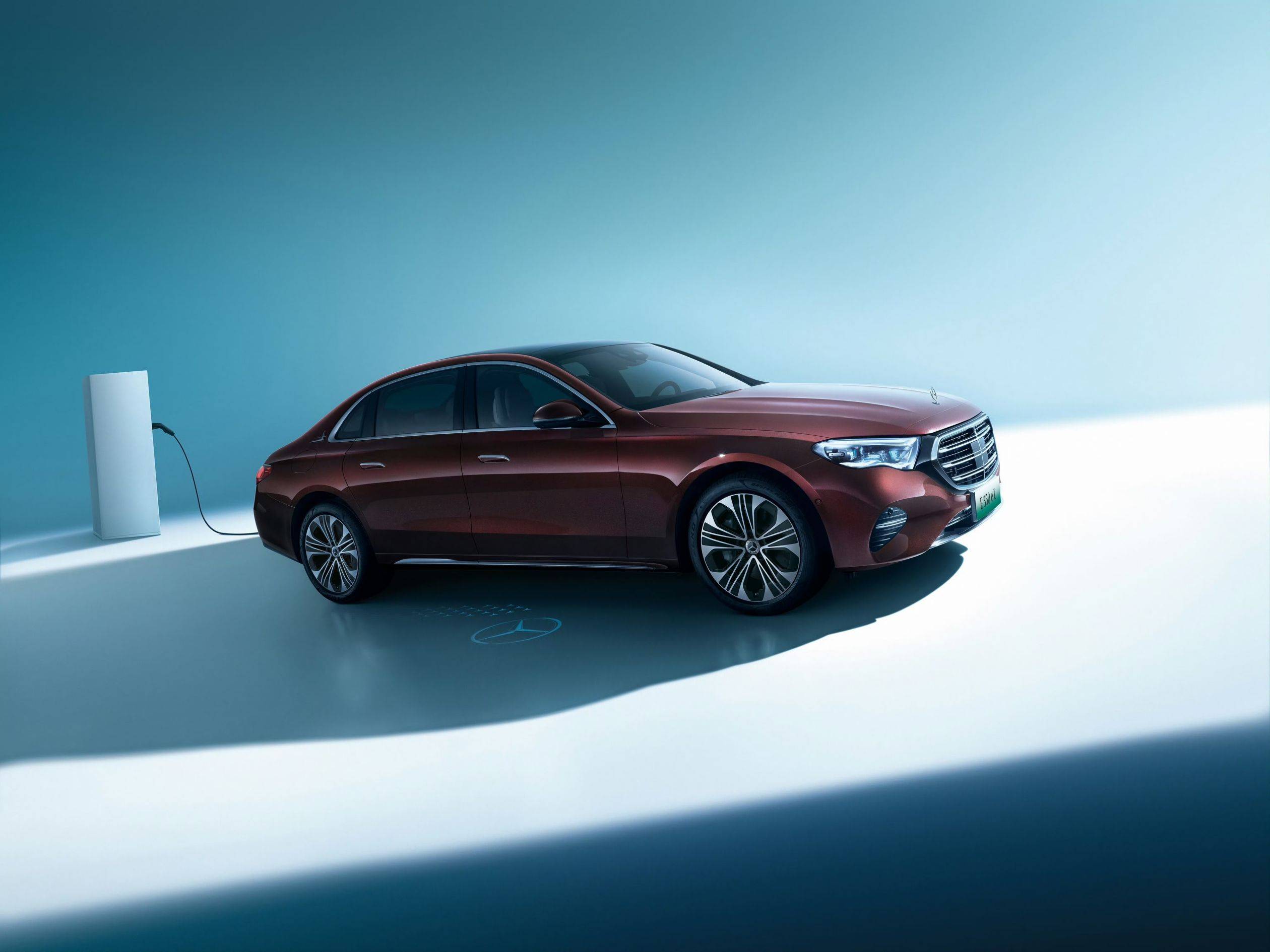 全新梅赛德斯-奔驰e 350 e l上市 售价53.86万元