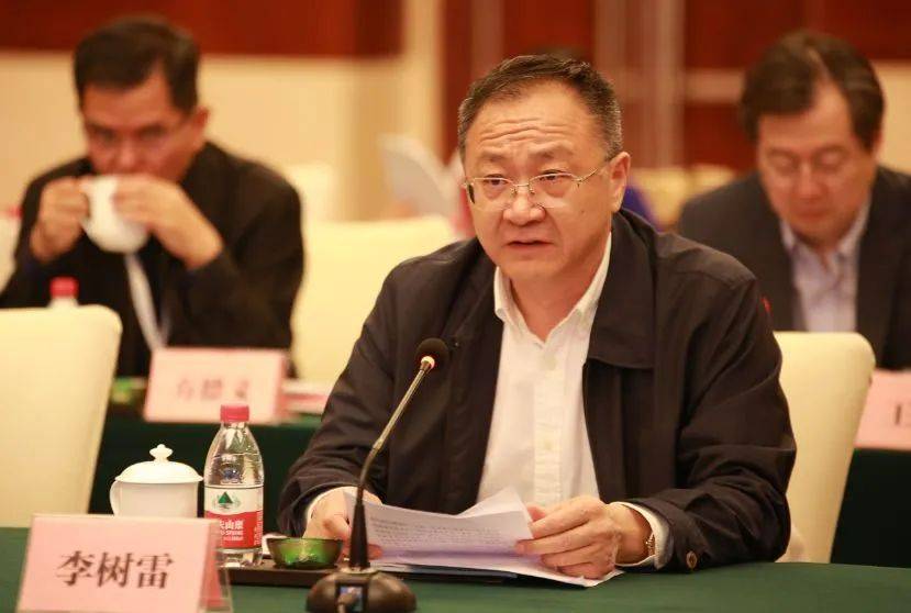 此前任中国能源建设非执行董事,同时兼任中国船舶有限公司外部董事,有