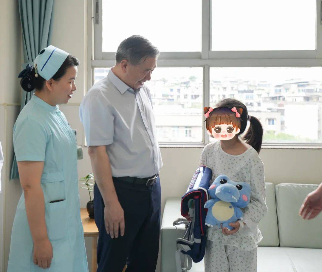 【儿童节特辑】七彩"六一",有爱就有光——重医附属儿童医院开展多彩"