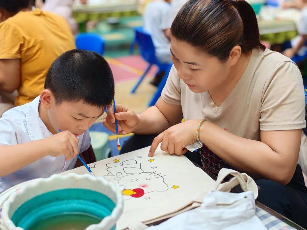 上思县第二幼儿园开展"六一"亲子活动