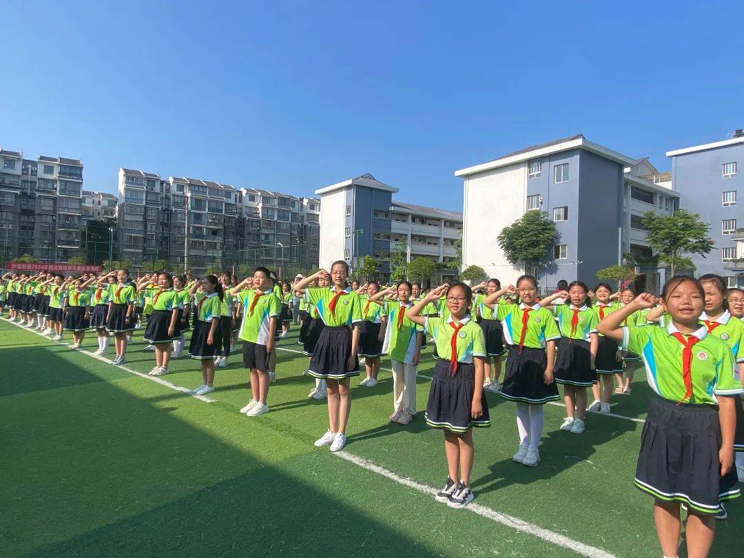 阆中市白塔初级中学校图片