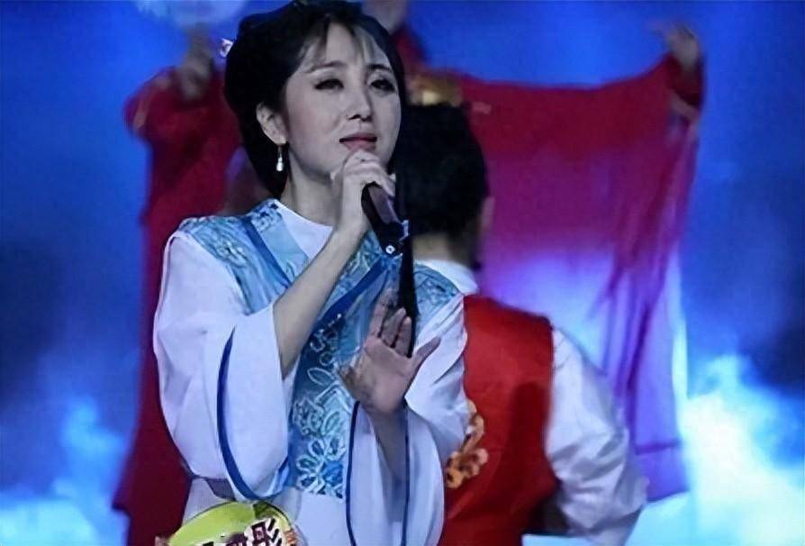 28岁因星光大道一夜爆红,32岁以小三上位,如今34岁泯然众人矣