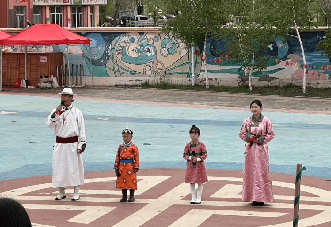 立德树人丨欢度六一儿童节 共绘民族团结情——经棚蒙古族幼儿园开展