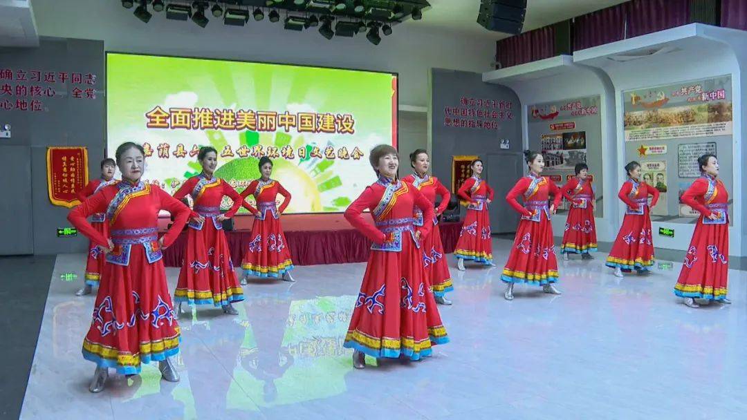 嘉荫县生态环境局,老年大学,新时代文明实践中心共同举办了"全面推进