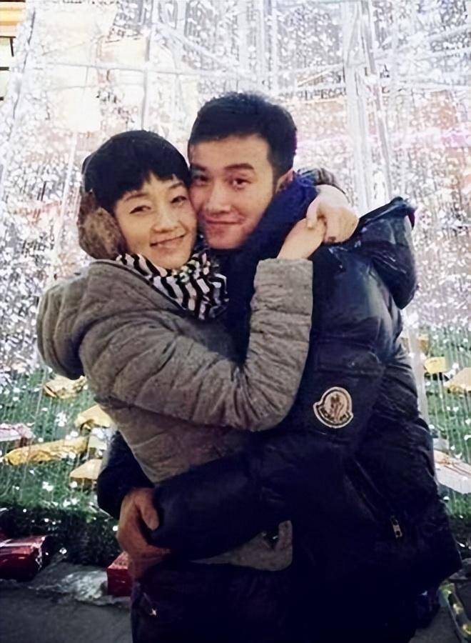 有种"整容"叫女星离婚,单身带娃,中年翻红,一个比一个坚强