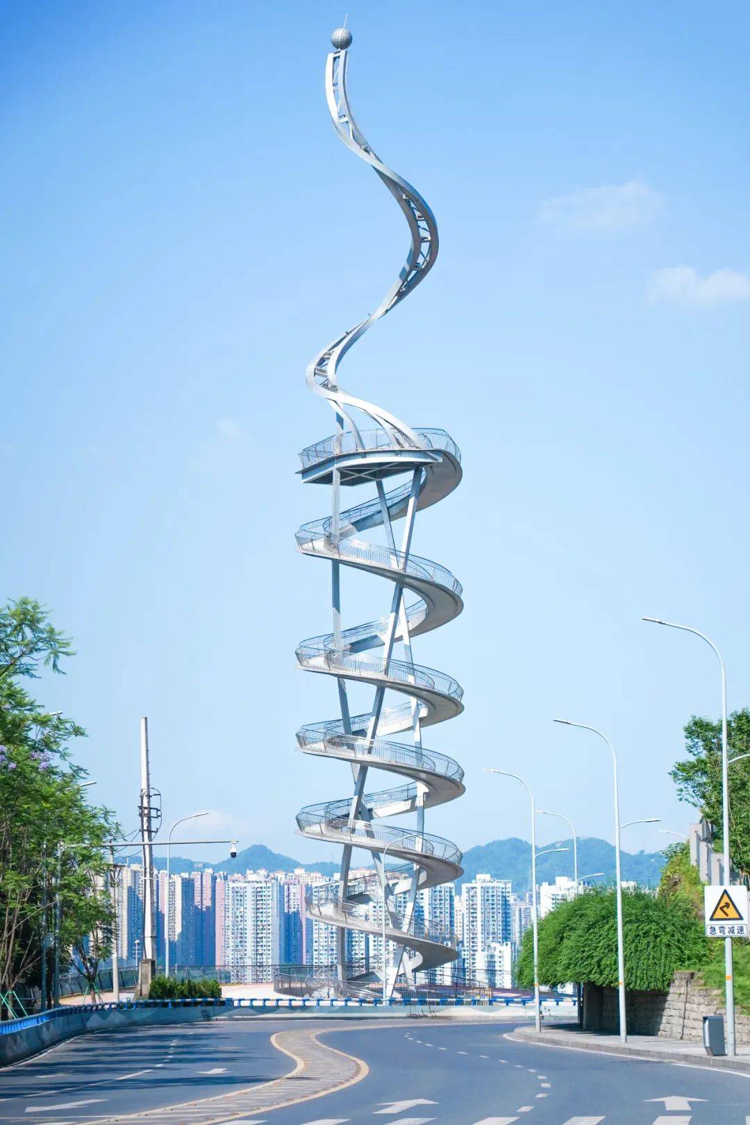 鹅公岩大桥雕塑图片