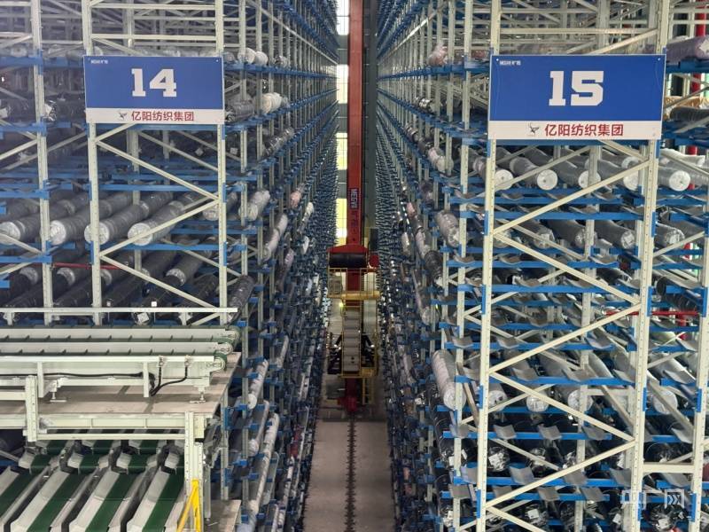 江西德安:一根细纱线"织"出百亿大产业_纺织_仓库_服装