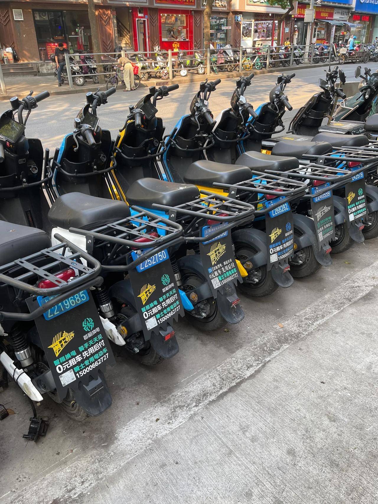 上海街头有共享电动车了?企业:是月租电动车,专供外卖员