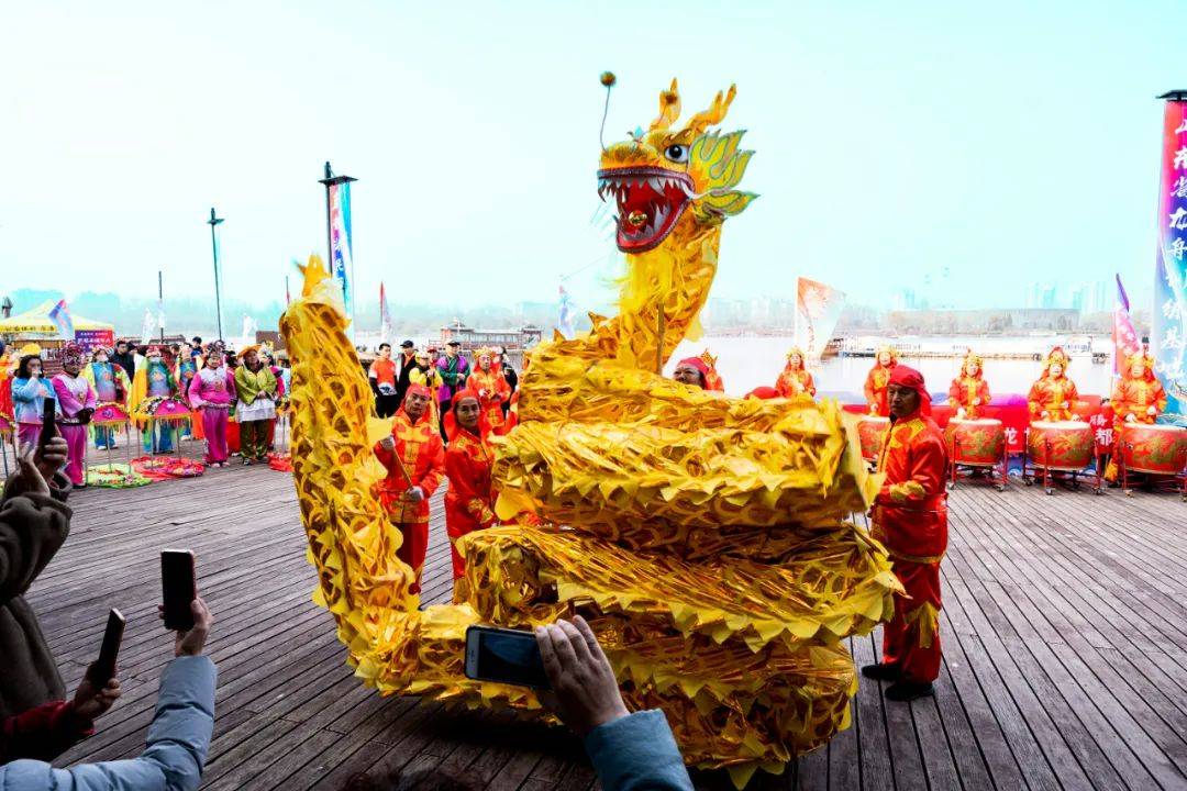 龙舟大赛,摩托艇大赛,包粽子,制香囊,舞龙舞狮……精彩尽在鸢都湖!