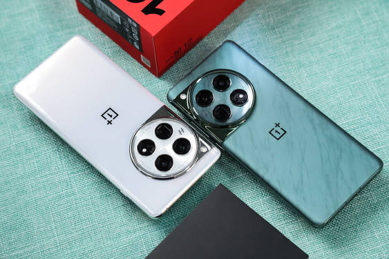 该机首发x1材料,配合display p1显示芯片实现了4500尼特的峰值亮度.