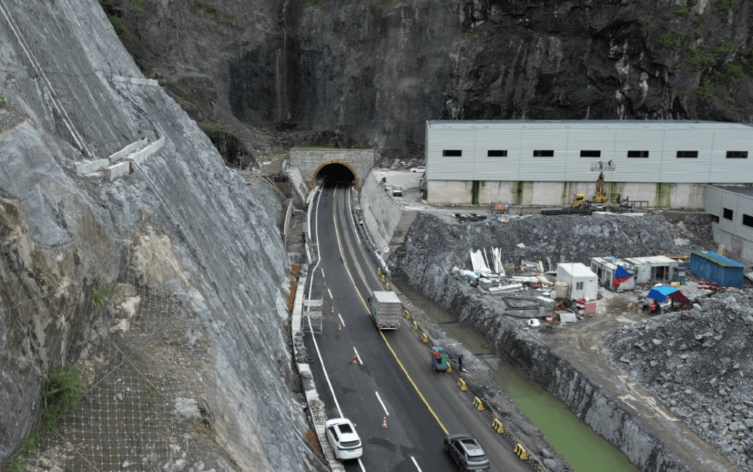 目前项目已进入试通车阶段增设温州北站互通工程的配套工程是诸永高速
