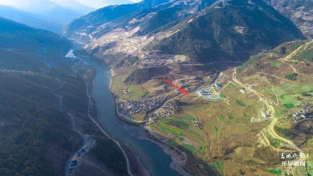 吉岔遗址位于云南省迪庆藏族自治州维西傈僳族自治县白济汛乡共乐村吉