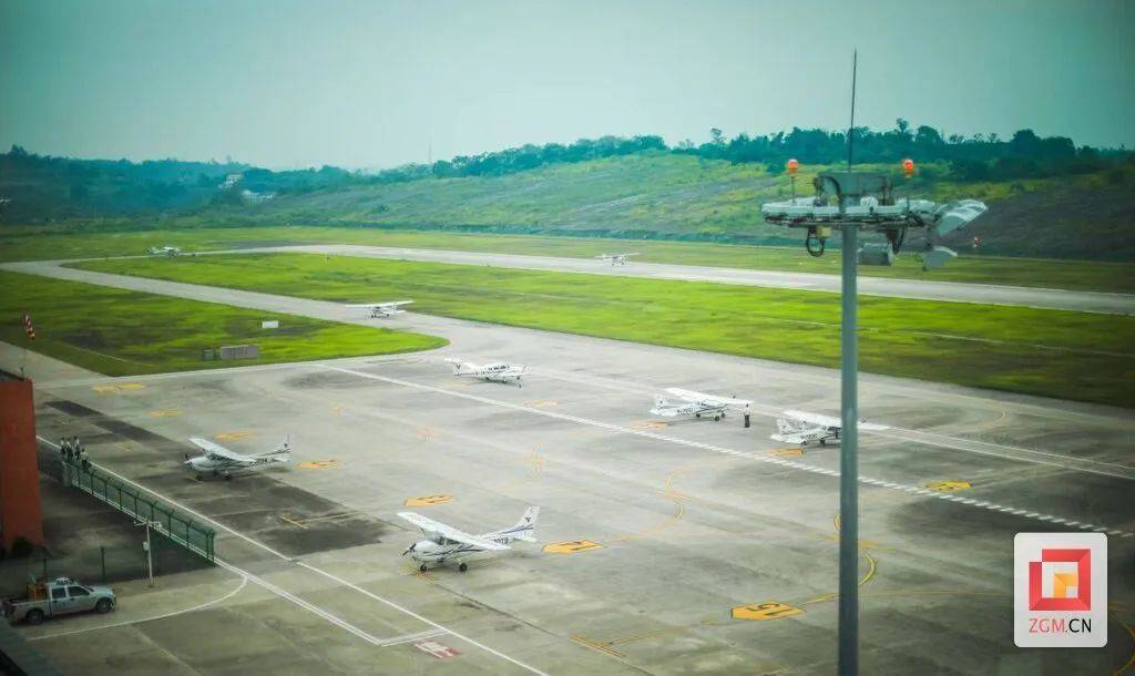 迎风而上 自贡飞上低空经济蓝天