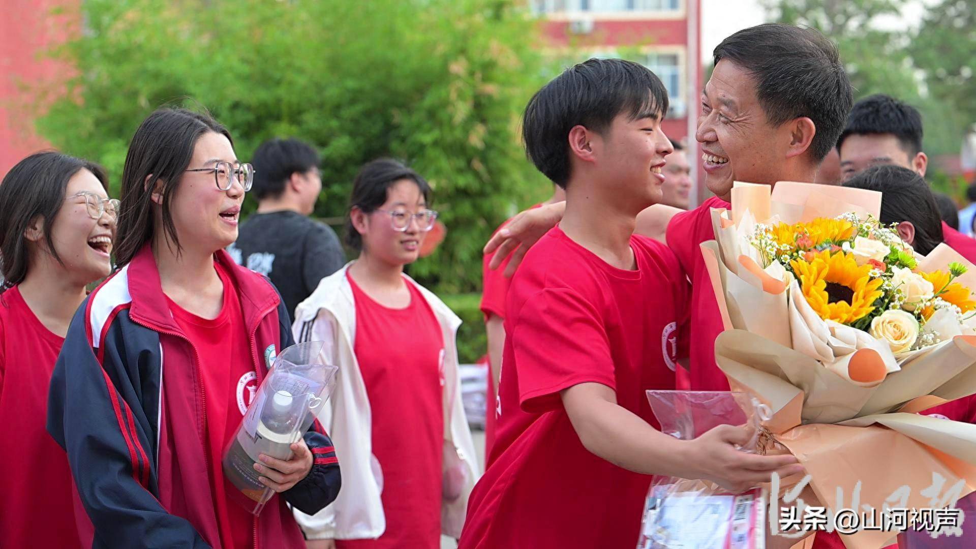 百色中考分數(shù)查詢_2024年百色市中考分數(shù)線_2021年百色中考總分是多少