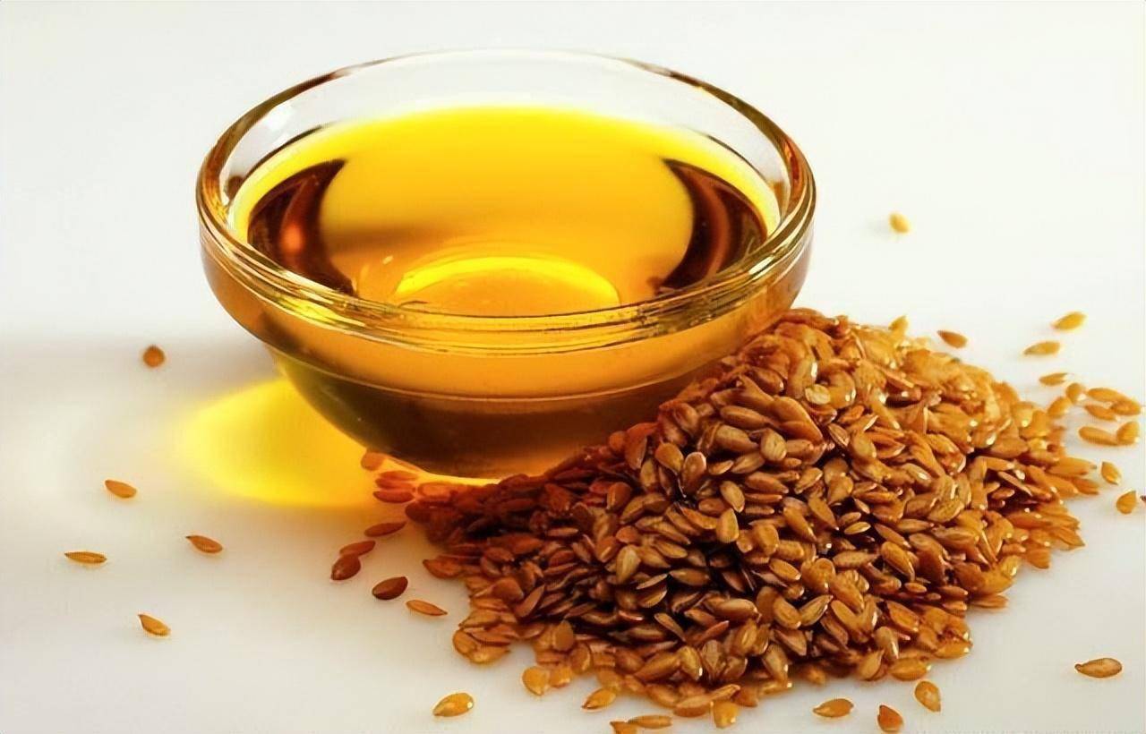 花生油是高血脂"凶手"?建议:超过50岁的中老年人,试试这几物