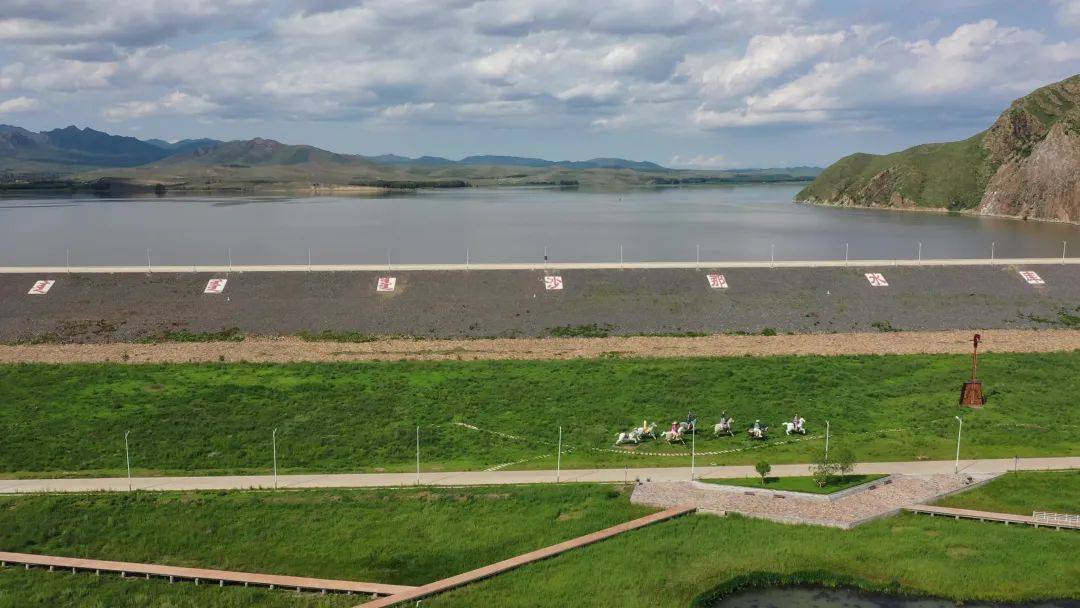 一泓碧水润万民 以水兴城绘新景_水库_沙那_游客