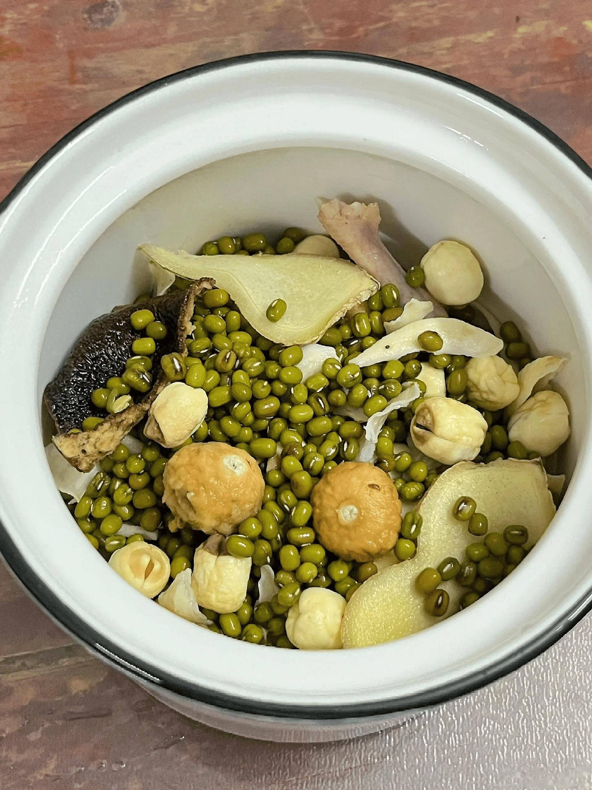 广东人是真的很会煲靓汤喝哦,清甜有滋味!