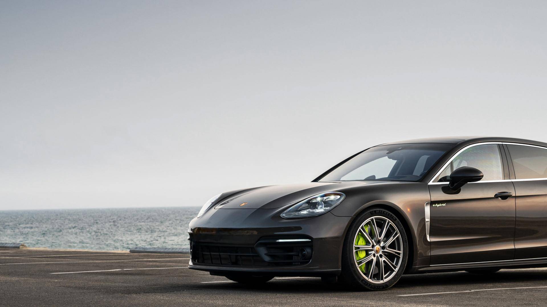 根本不需要自己过多去宣传啥配置和功能,只要把保时捷