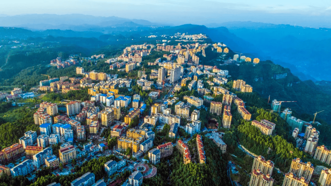 《经济日报》:湖北恩施州建设世界级旅游目的地