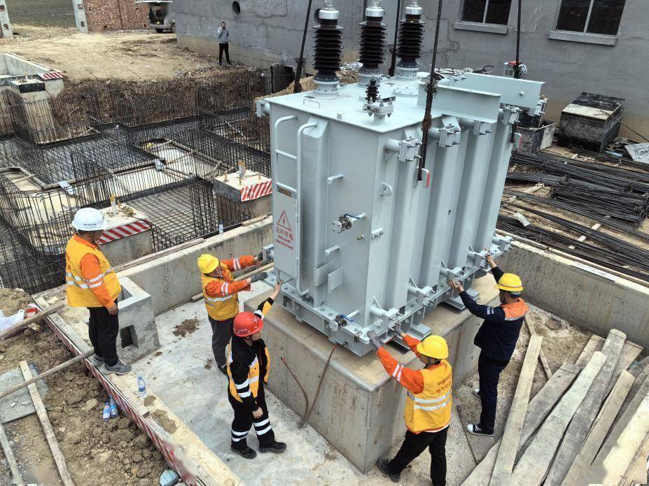 沈白高铁全线首台自耦变压器成功就位