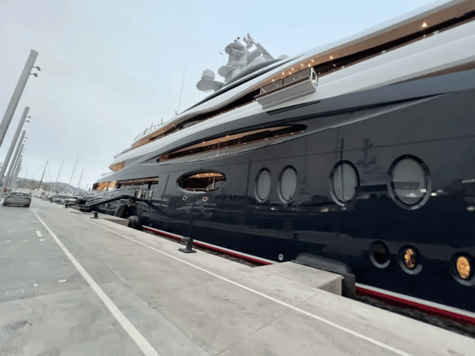 扎克伯格价值3亿美元超级游艇,让其他船主惊叹,"太不真实了"