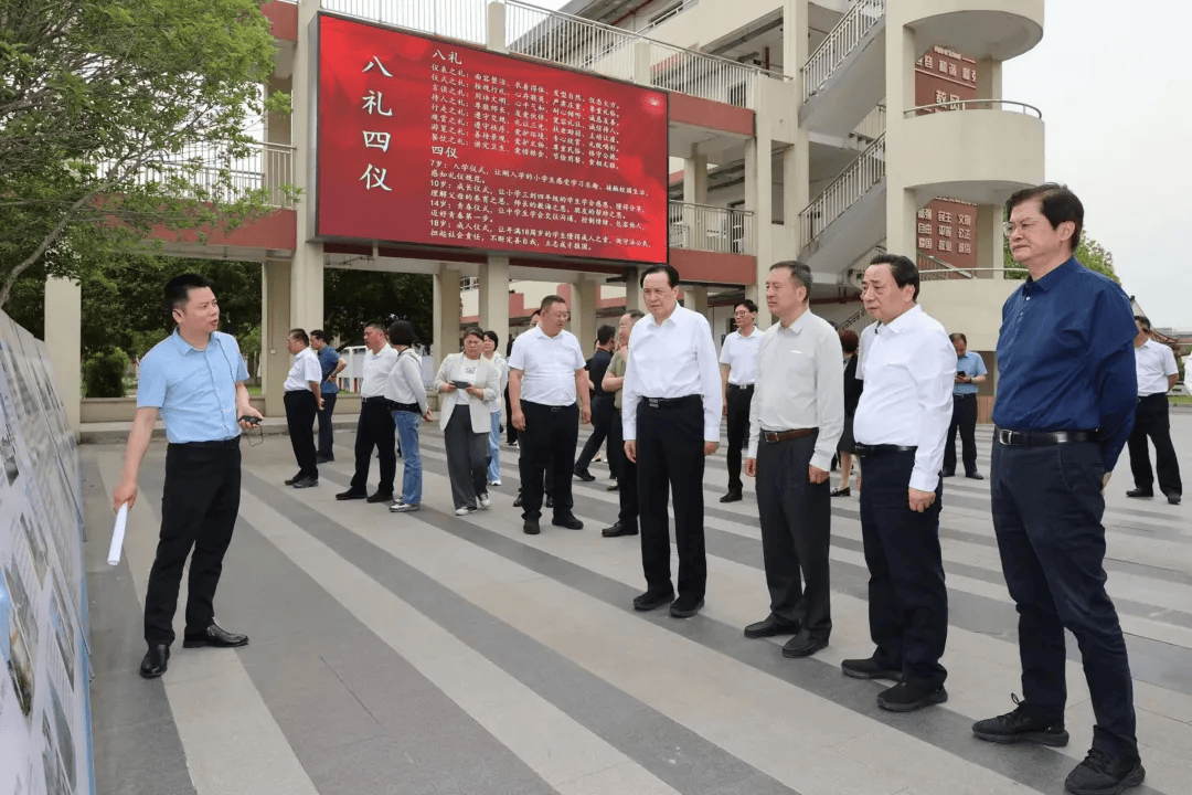 从建立报告制度到全过程监督的总体思路,扬州市人大常委会制定了初步