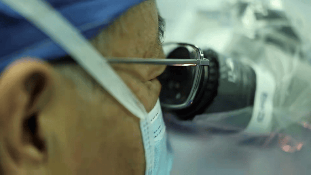 仁心仁术 科创领航|《为你喝彩》看脑胶质瘤治疗先行者江涛的艰难求索