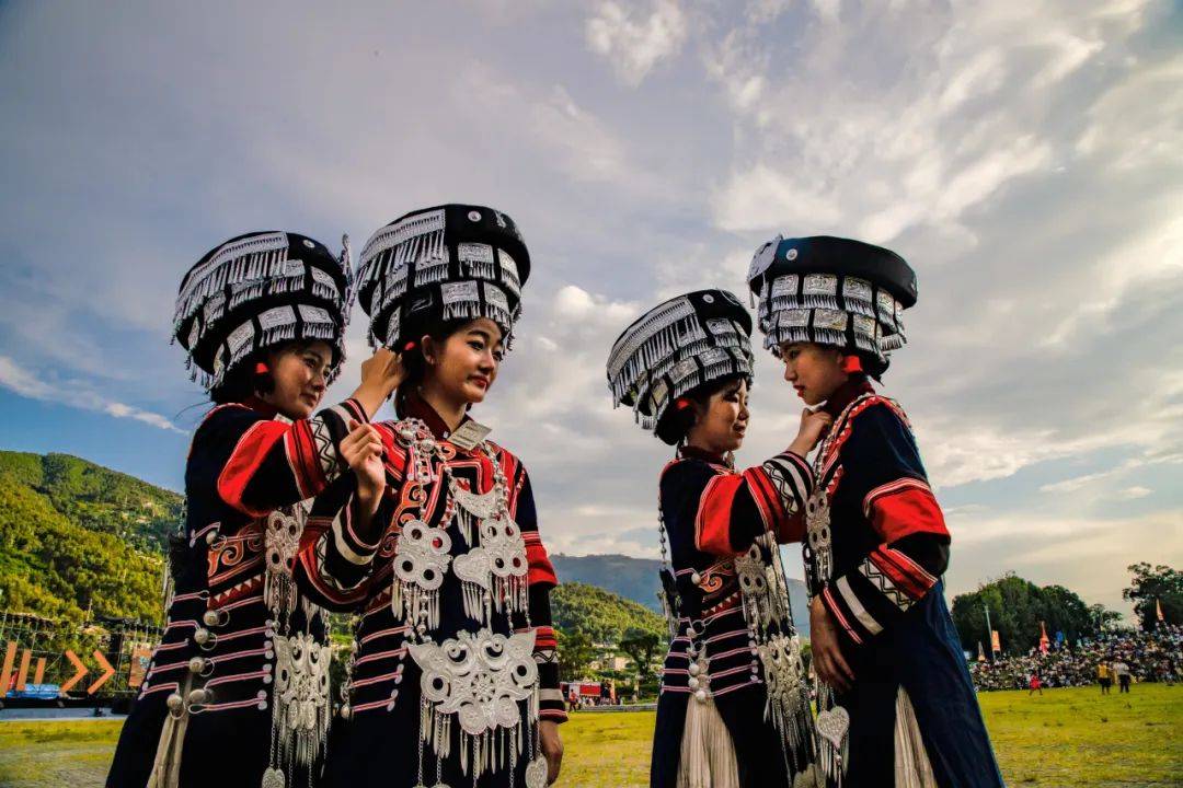 非遗传承丨凉山彝族银饰制作技艺_文化_工艺_人民