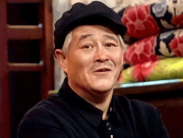 澳门这一夜,赵本山出场看呆外国友人,晚宴吃席坐在马丽沈腾中间