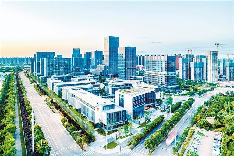 两大千亿级产业集群壮大成势