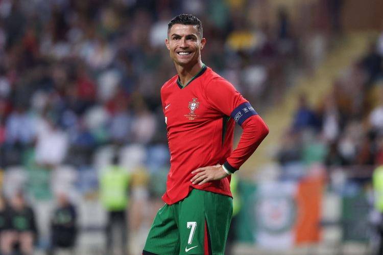 39岁4个月!c罗是国家队比赛梅开二度最年长的欧洲球员