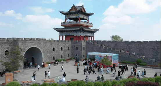 "端午"假日期间,我市接待国内游客超55万,实现国内旅游收入4.8亿元