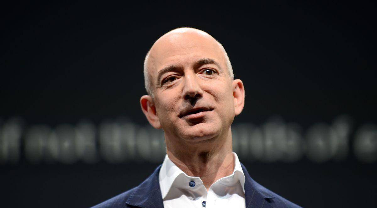 贝索斯净资产达 2100 亿美元,重回全球富豪榜首,亚马逊股价助力