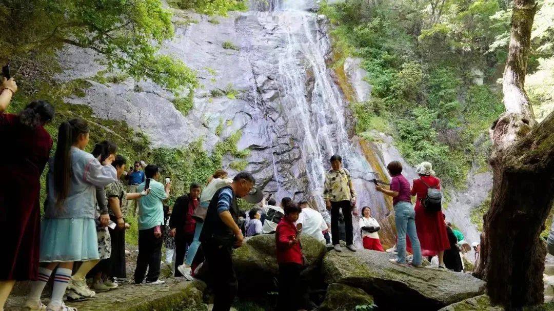 为陕西学子送出苍龙峡苔藓谷,筒车湾暗河漂流毕业季优惠,持本人准考证