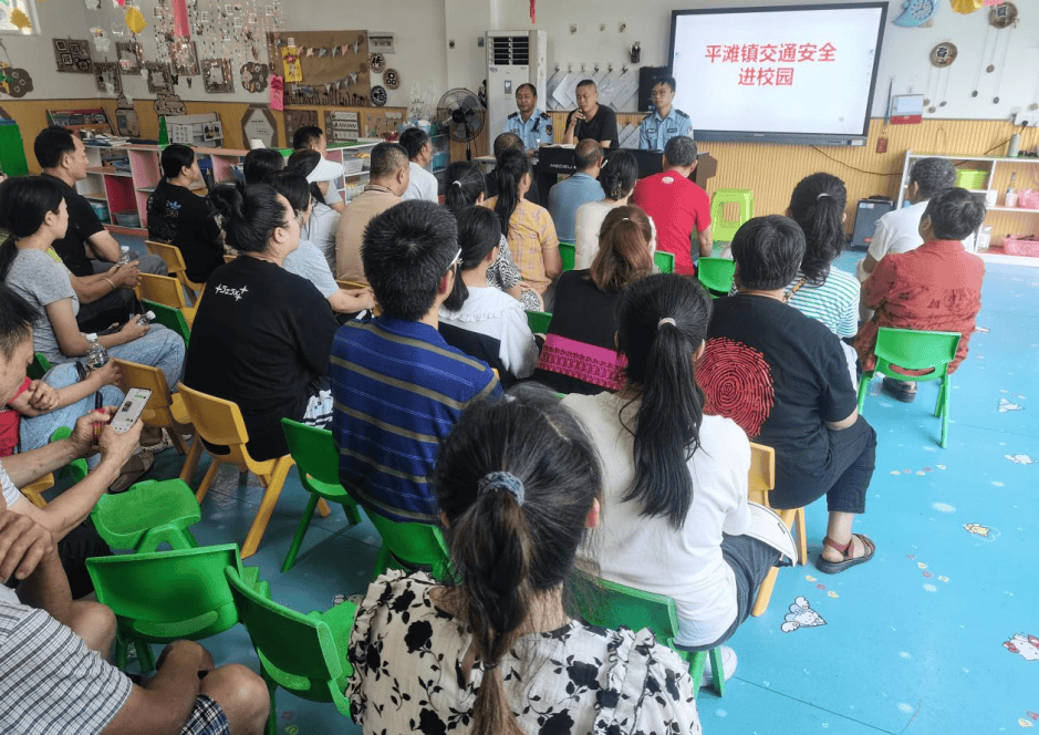 铜梁区各镇街积极开展第23个全国"安全生产月"宣传活动