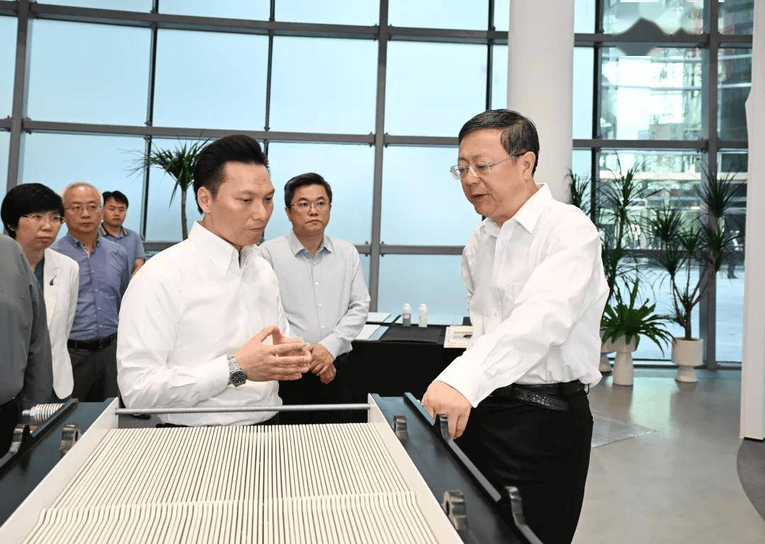 上海市委书记陈吉宁今天(6月17日)维景储能人物简介葛群,男,1976年12