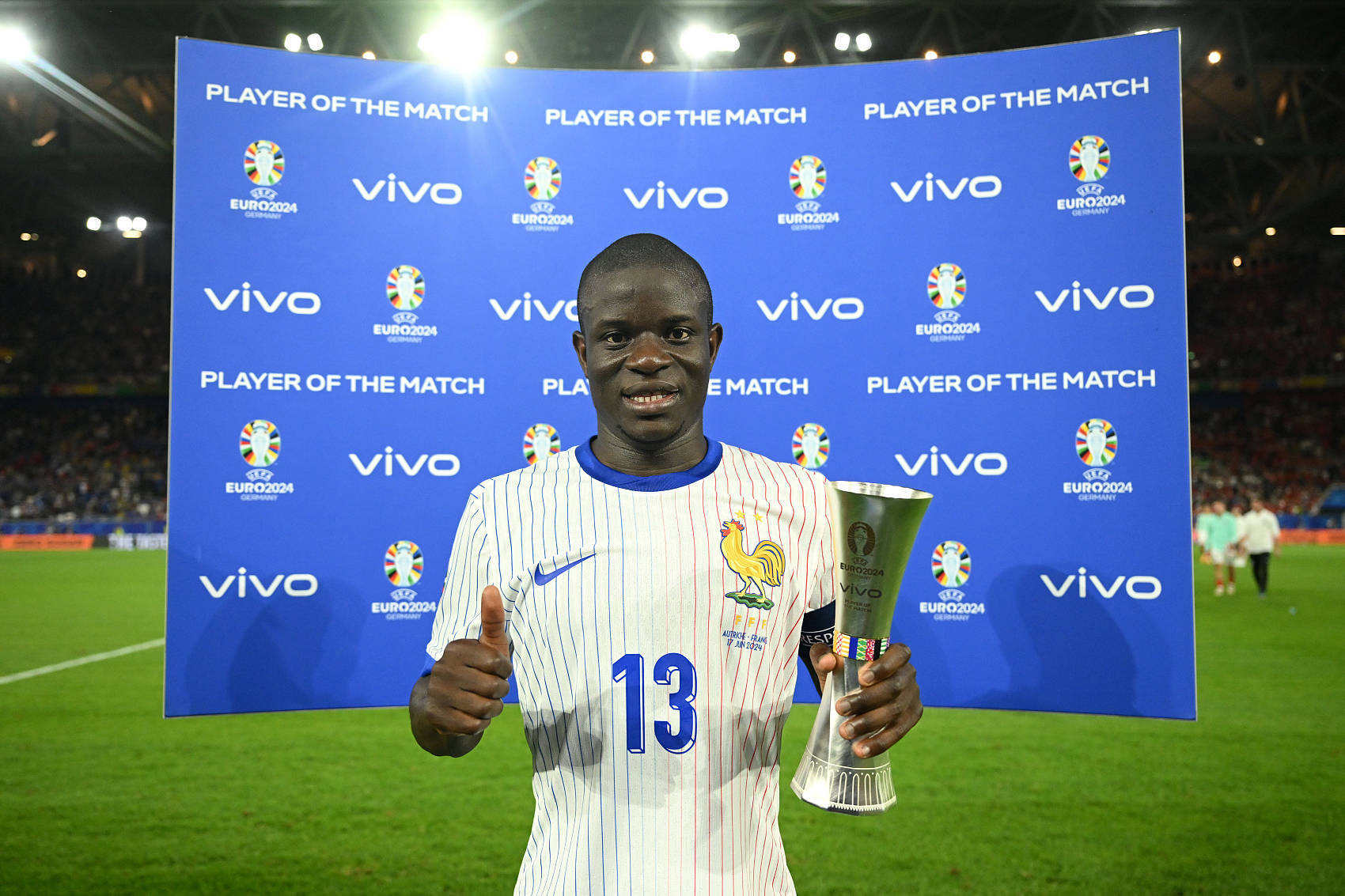 【欧洲杯】姆巴佩鼻梁骨折,法国险胜奥地利