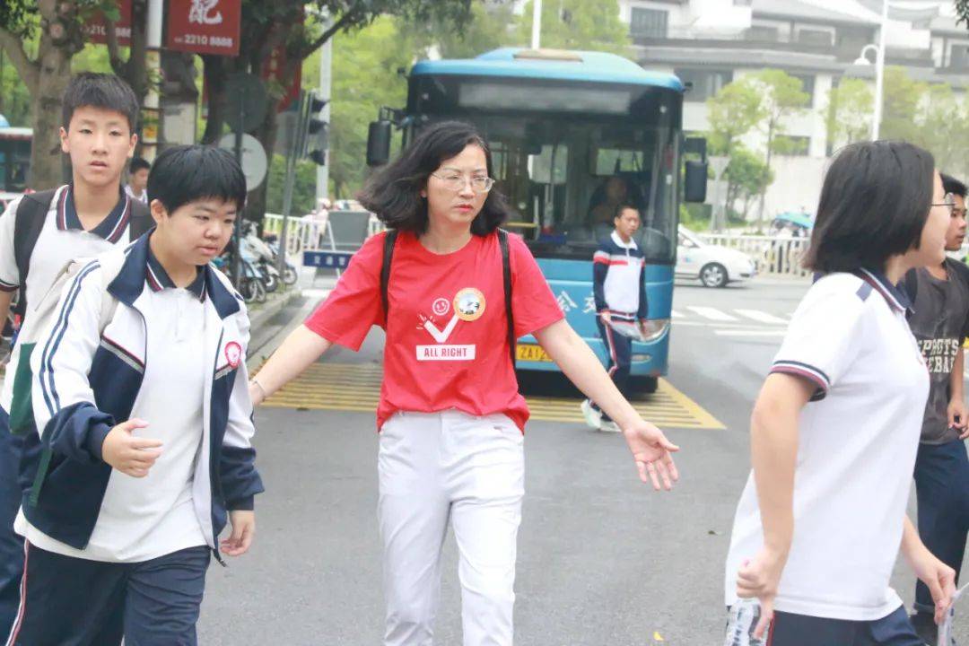 刚刚!长乐一中首占校区,华侨中学,吴航中学门口刷屏了