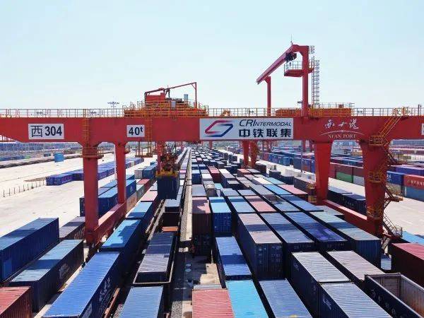 西安用足用活自贸区,综保区,综改试验区等政策优势,以一流政务服务