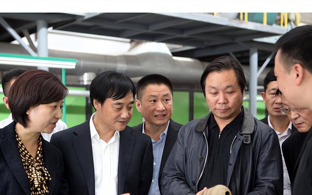 "豆奶之王"三十年浮沉,维维股份关键人的幕后与台前_崔桂亮_上市公司