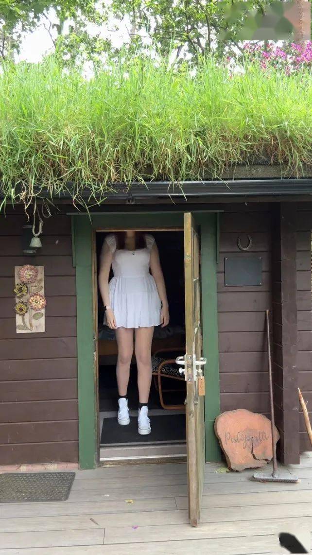 妹子身高2米,能手推汽车,但走哪都撞头!鹤立鸡群的生活,苦乐参半.