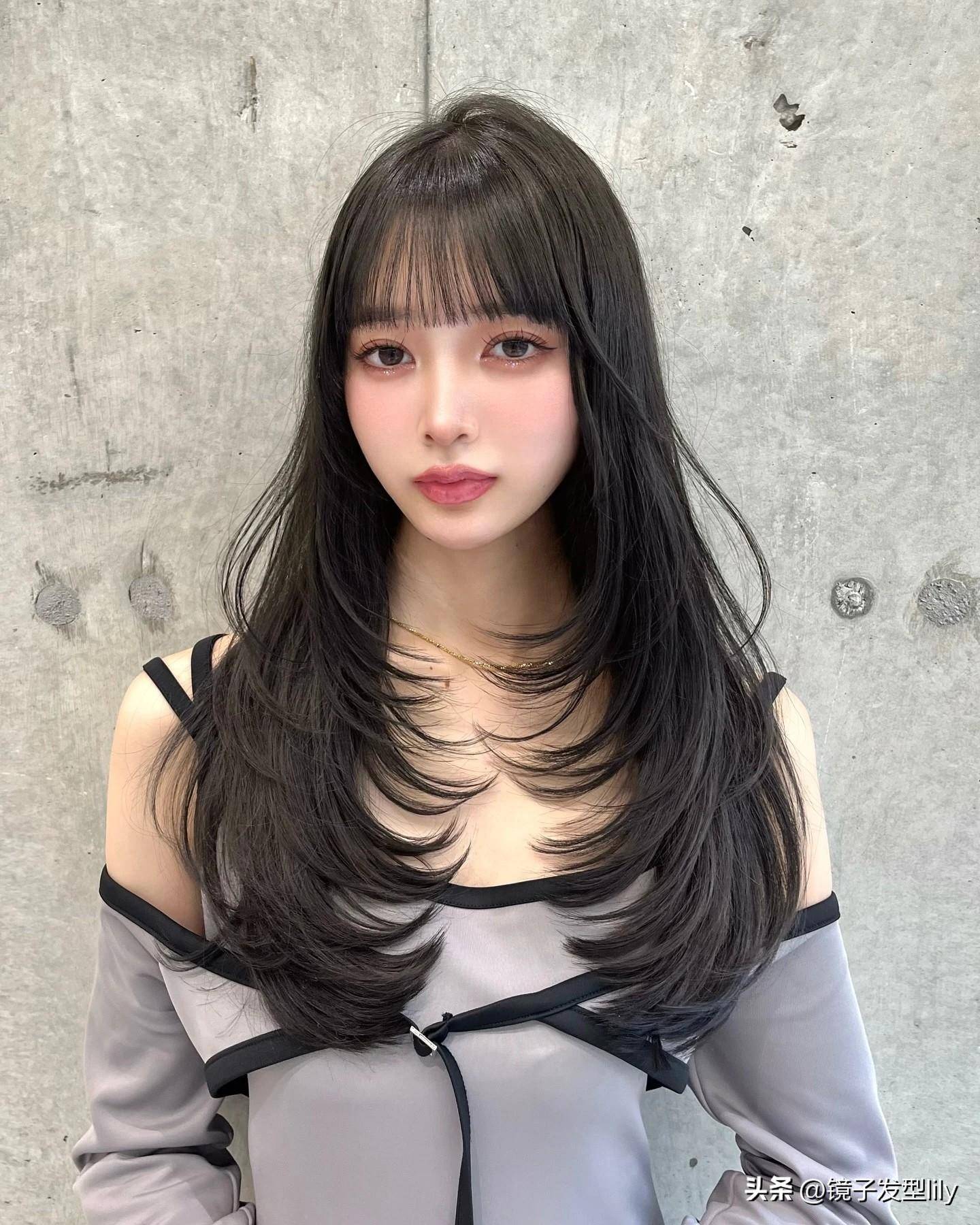 最火女士长发边沿层次与修饰脸型的完美结合绽放高级美