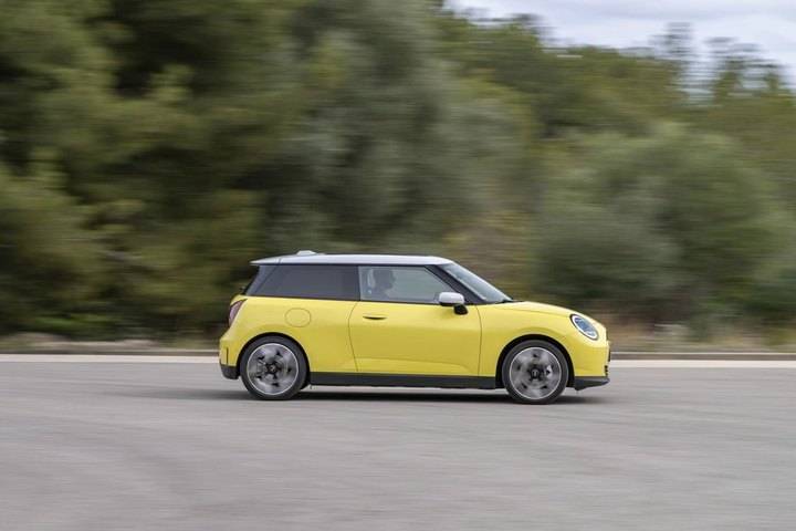 有趣的灵魂不想长大 全新电动MINI Cooper传承经典_搜狐汽车_搜狐网