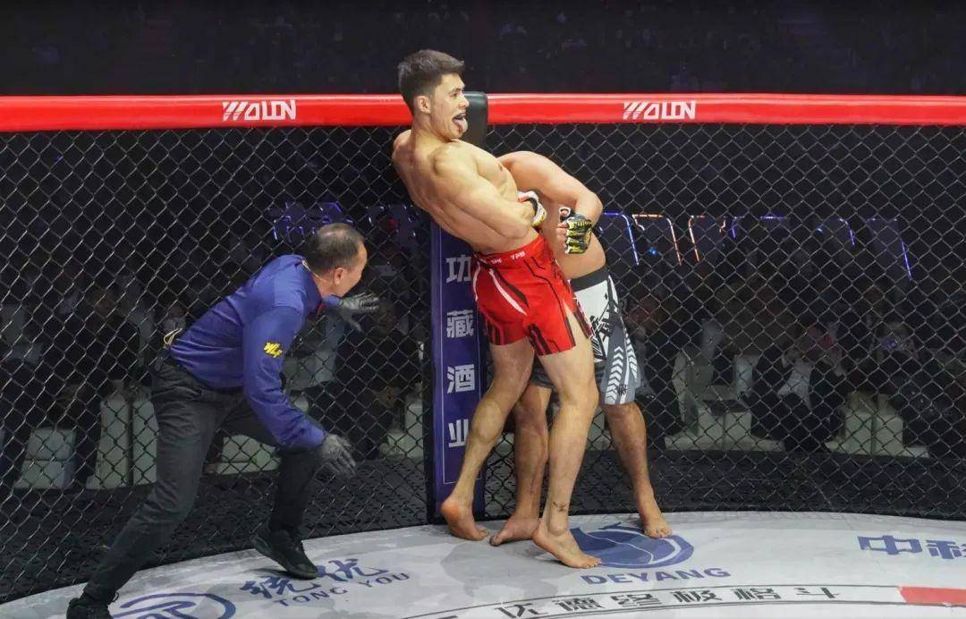 武林风与梨园春走进新疆生产建设兵团,致敬英雄