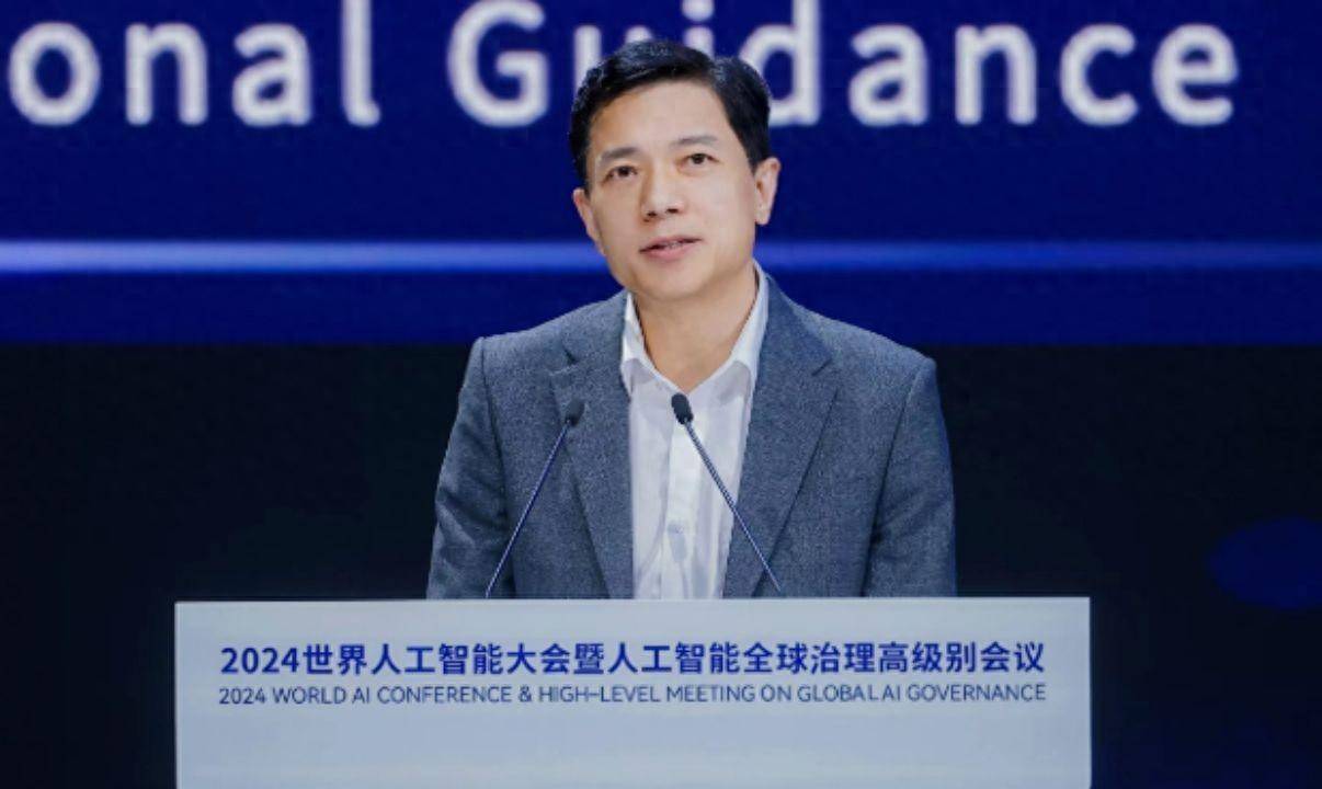 百度李彦宏：大模型应用逐步浮现，对业态改造作用显著_Super_社会_受众