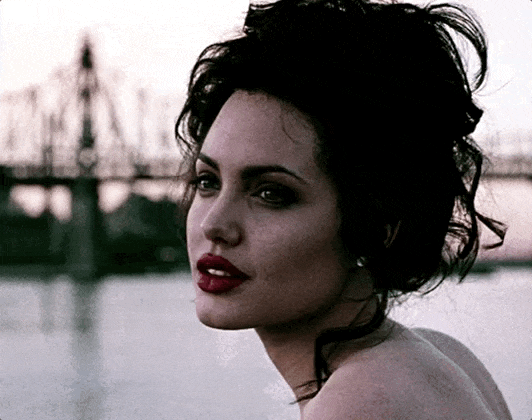 奥斯卡之后再拿托尼奖,49岁的她不止"性感"