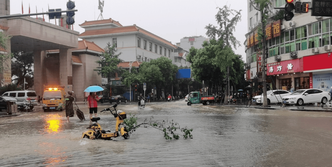 文水县大雨图片