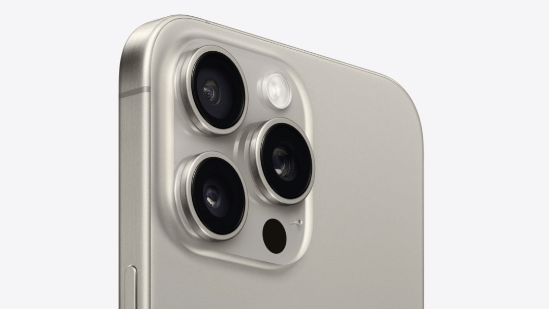 荣耀 ceo 称苹果近几年没什么创新/苹果将在明年 1 月对 siri 进行大