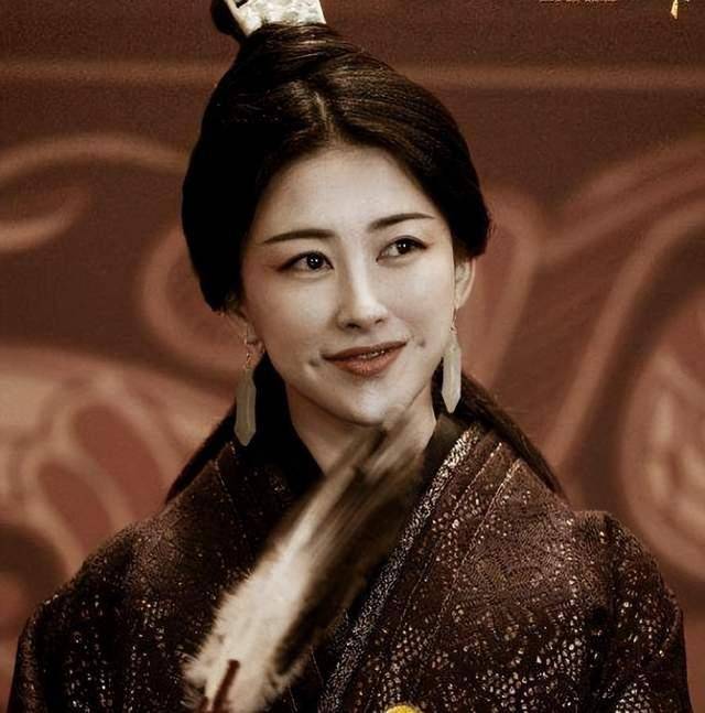 秦国公子没有子嗣,卫国商人登门:我送你一子.此子后成千古一帝